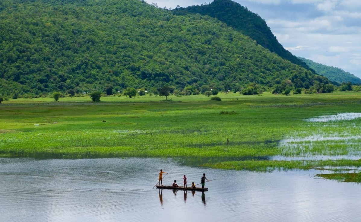 attraction-Kamping Puoy Lake Battambang.jpg